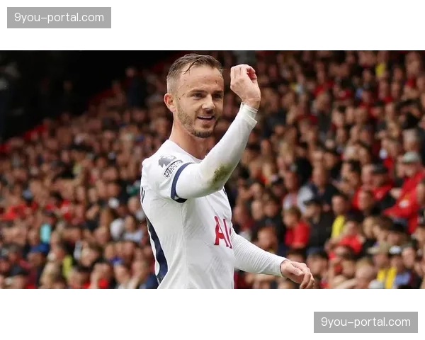 麦迪逊与患病小球迷分享温馨午后,热刺核心球员场外善举 麦迪逊与患病小球迷分享温馨午后,热刺核心球员场外善举