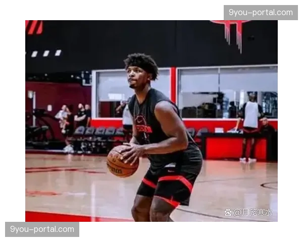 官方:雷恩中场布里若因脚踝韧带扭伤,预计将缺席六周 官方:雷恩中场布里若因脚踝韧带扭伤,预计将缺席六周