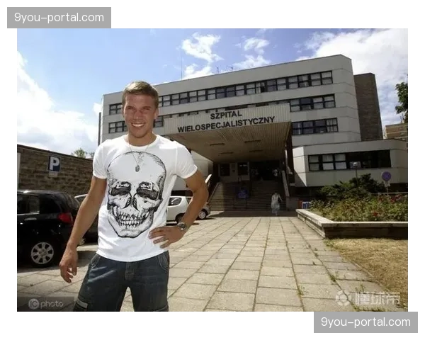 科隆法院就球迷骚乱案件作出判决,涉事双方俱乐部被处以罚款 科隆法院就球迷骚乱案件作出判决,涉事双方俱乐部被处以罚款